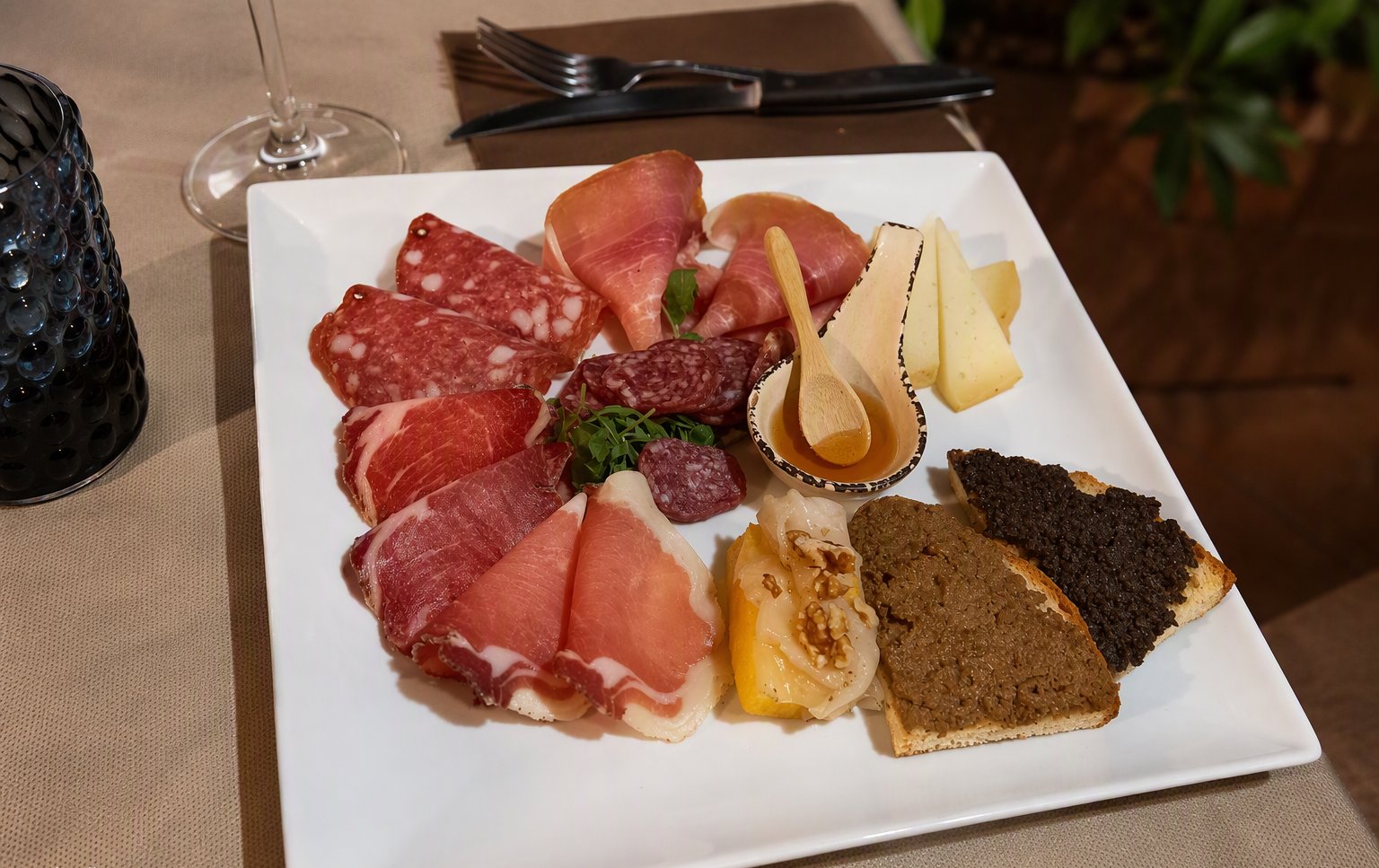 Tagliere di salumi e formaggi